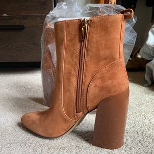 VinceCamuto Warm Caramel True Suede Enverna Bootie